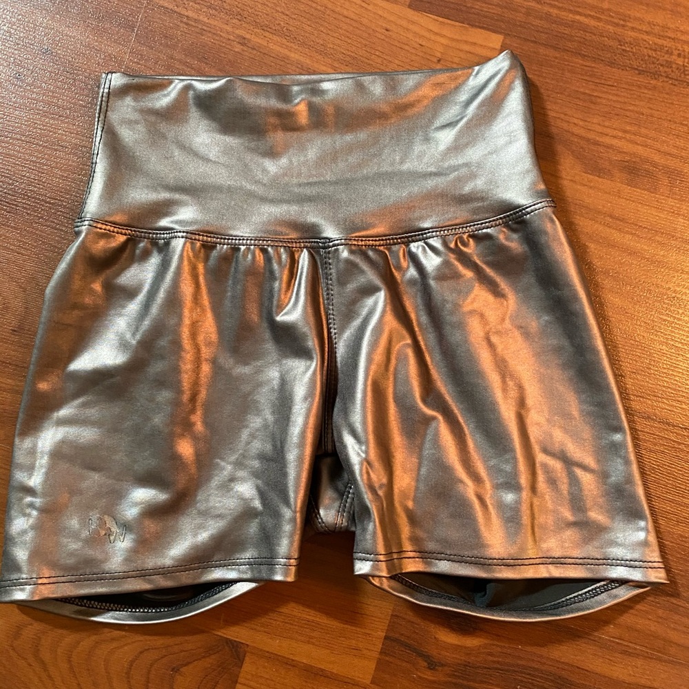 K & W Bomb metallic workout yoga shorts Small